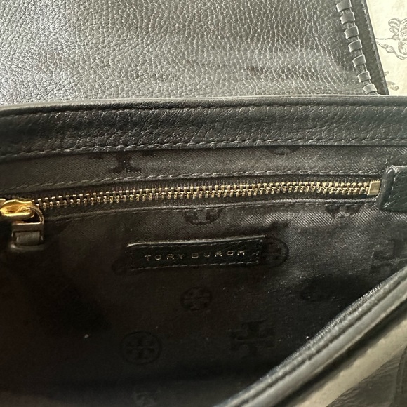 Tory Burch crossbody flap bag - Picture 2 of 5